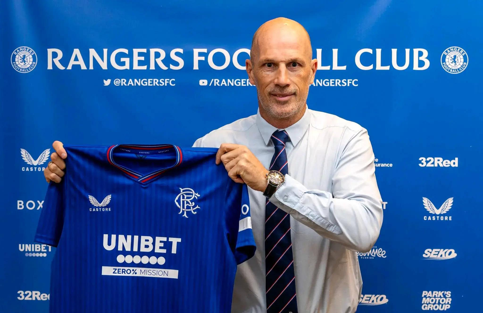 包含赛后埃因霍温调整名单以备法甲；主帅复盘环节打磨；态度坚定；临场指挥获称赞的词条