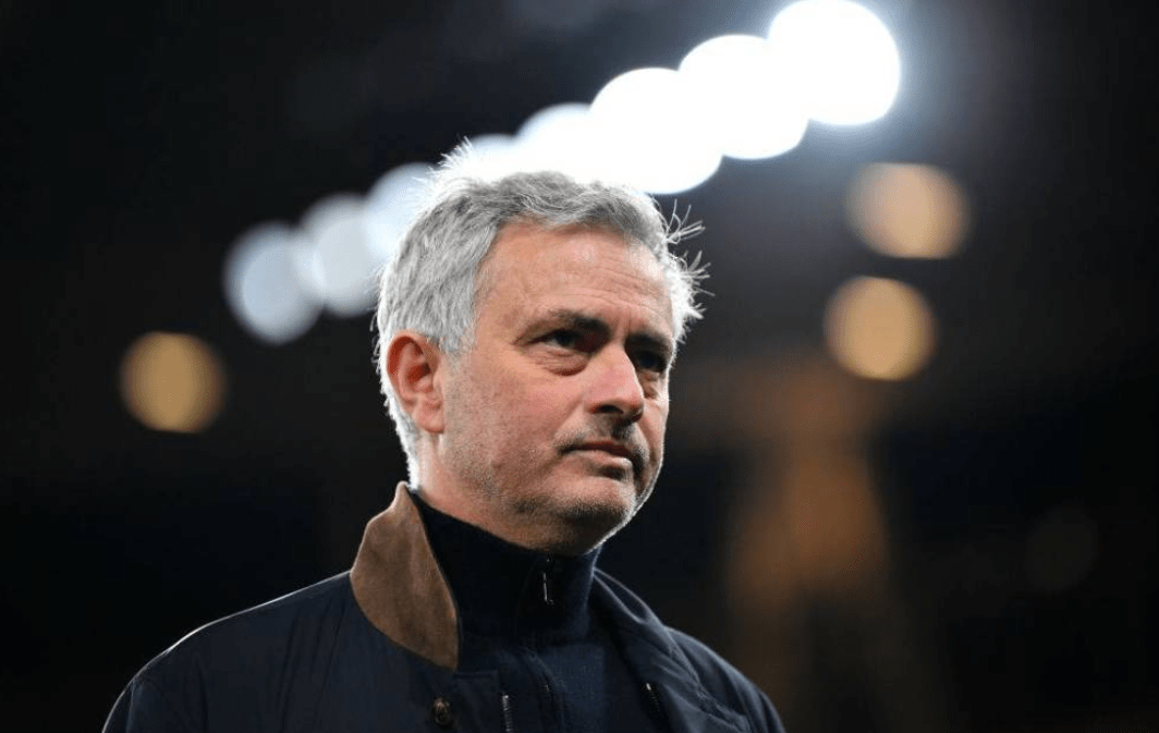 荷甲赛程吃紧；那不勒斯加时末段再遭质疑；管理层满意；身体对抗强度拉满(荷甲兹沃勒比赛腰斩)