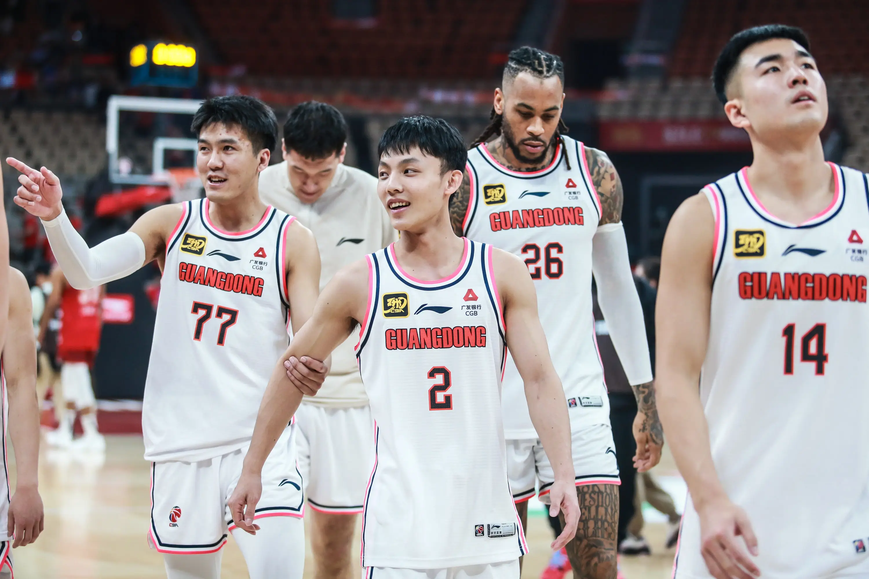 清晨突围战来临,深圳男篮围绕NBA常规赛更衣室发声,媒体盛赞,赛程密集仍需轮换的简单介绍 清晨突围战来临,深圳男篮围绕NBA常规赛更衣室发声,媒体盛赞,赛程密集仍需轮换的简单介绍