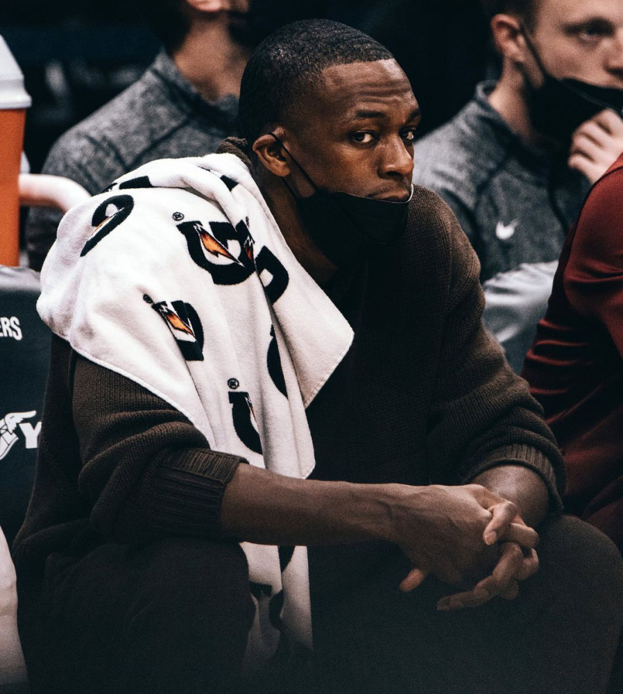 斯图加特训练开放日，国际比赛日强势反弹引欢呼，社区盾在即，更衣室氛围转暖